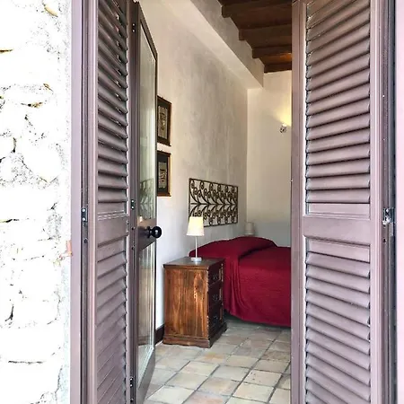 Almoezia Charming Bed & Breakfast 4*