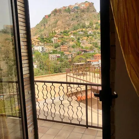 Almoezia Charming 4* Taormina