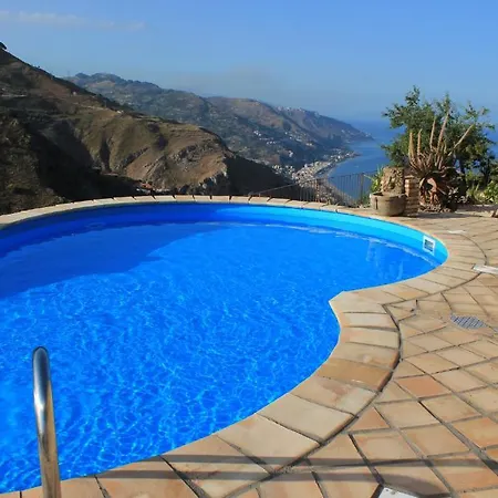 Bed & Breakfast Almoezia Charming 3*