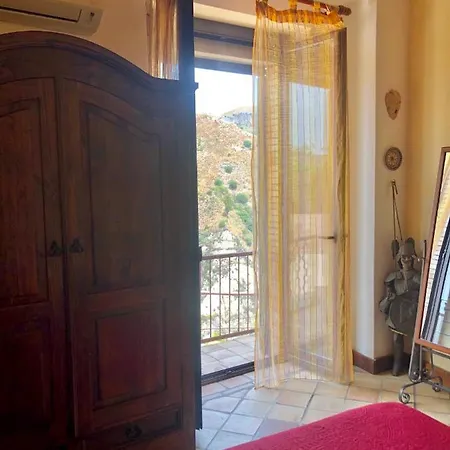 Bed & Breakfast Almoezia Charming Taormina