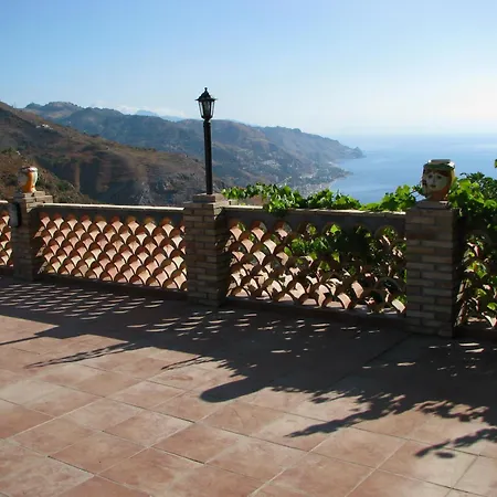 Almoezia Charming Taormina