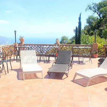 Almoezia Charming * Taormina