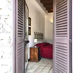 Almoezia Charming Couette-café 4*
