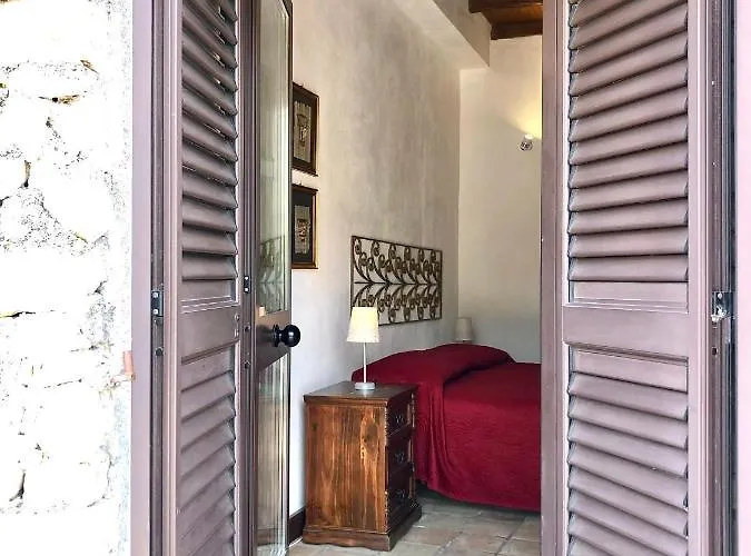 Almoezia Charming Bed & Breakfast 4*