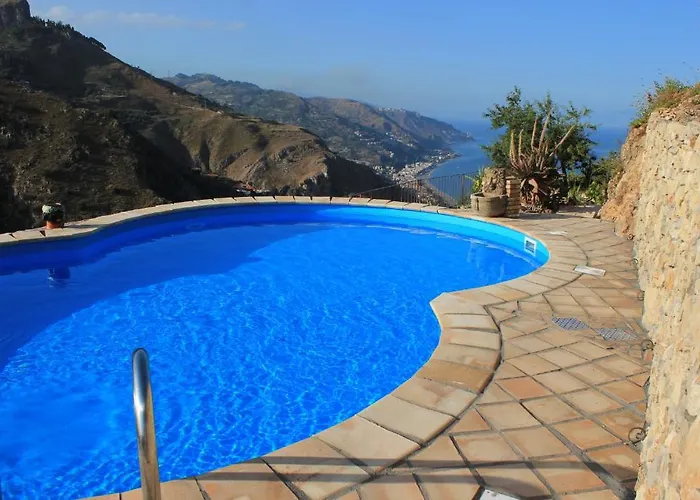 Bed & Breakfast Almoezia Charming 4*