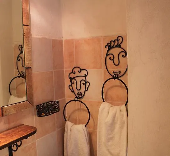 Almoezia Charming Bed & Breakfast 4*