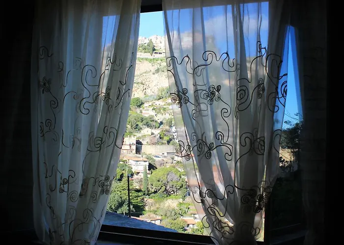 Bed & Breakfast Almoezia Charming Taormina