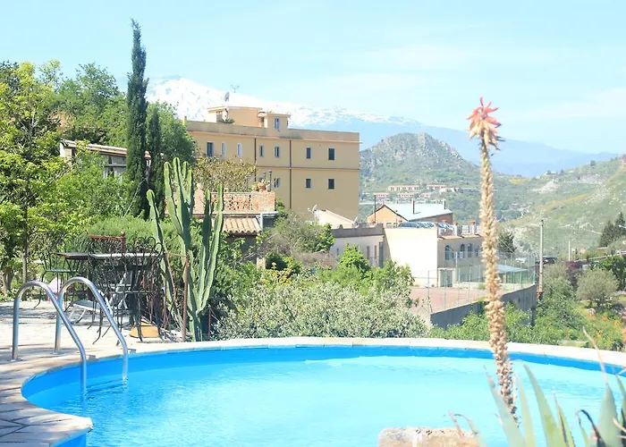 Almoezia Charming 4* Taormina