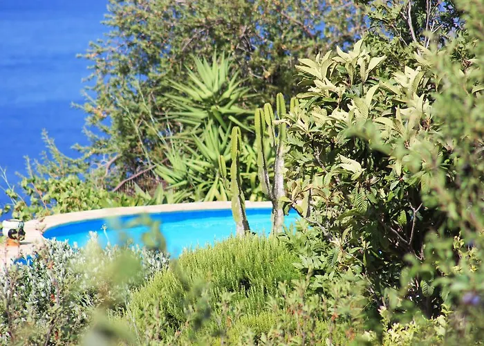 Almoezia Charming Bed & Breakfast