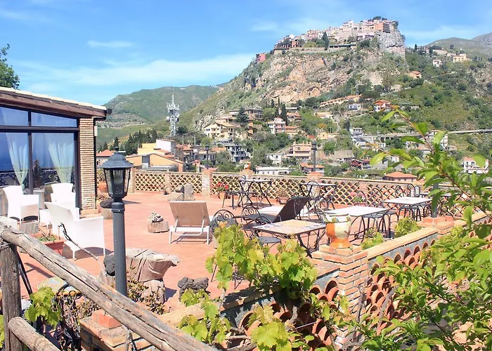 Bed & Breakfast Almoezia Charming Taormina