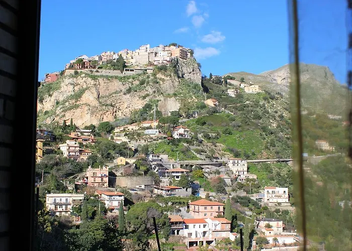 Almoezia Charming Bed & Breakfast 4*