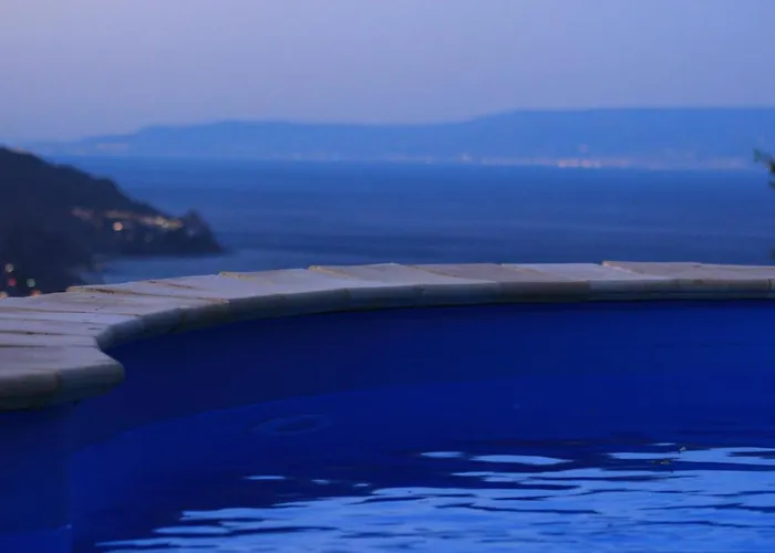 Almoezia Charming Bed & Breakfast 4*