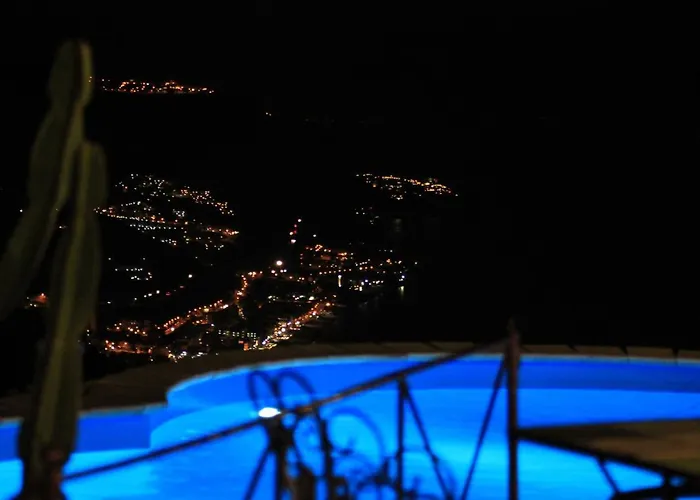 Almoezia Charming Bed & Breakfast 4*